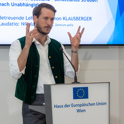 Laudator Nikolai Weber (Zentrum polis)