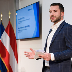 Moderator Pascal Günsberg (PolEdu)