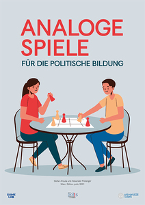 Eine junge Frau und ein junger Mann sitzen an einem Tisch und spielen ein Brettspiel.