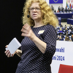 Moderatorin Patricia Hladschik