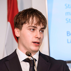 Präsenation Preisträger VBS Schönborngasse, zu sehen ist Bruno Bodrozic in Nahaufnahme