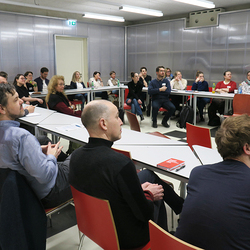 Blick auf Teilnehmende des Workshops