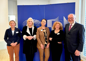 v. links: Claudia Fahrenwald (PH OÖ), Angelika Winzig (MEP), Claudia Schönauer (ARGE-Leiterin Europa Lernen OÖ), Patricia Hladschik (Zentrum polis), Wolfgang Bogensberger (stv. Leiter Vertretung EK)