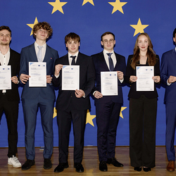 alle PreisträgerInnen v.l.n.r. David Riedl, Martin Grunt, Bruno Bodrozic, Julius Lohberger, Emma Clara Trippolt, Jonas Weicheslbraun