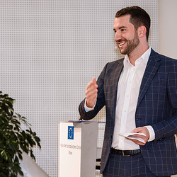 Moderator Pascal Günsberg (PolEdu)